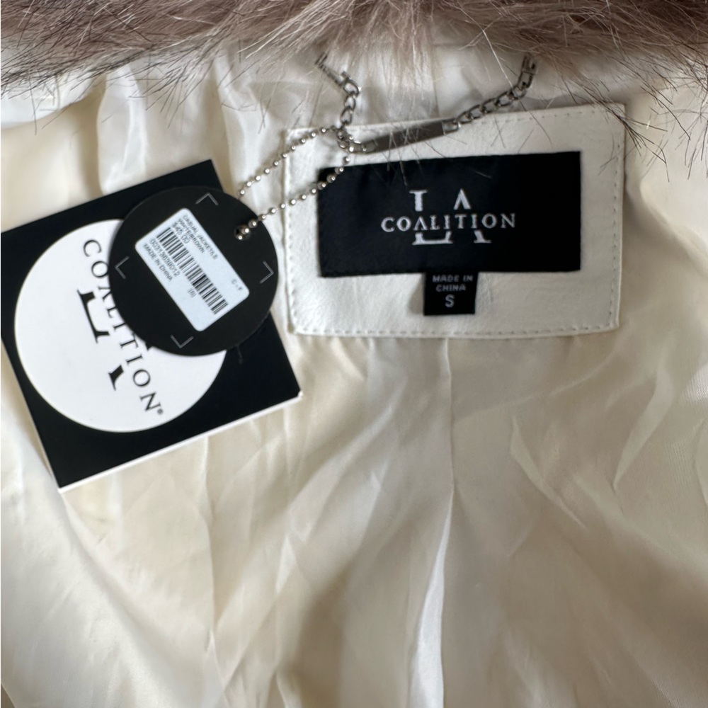 NWT Faux Leather Jacket with Fur Collar - Picture 5 of 5